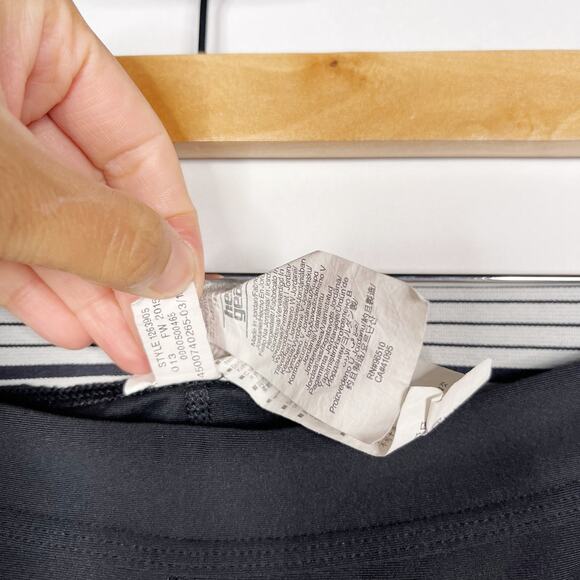 Under Armour Womens Medium M Black White Geometric Print Colorblock Leggings - Picture 13 of 14